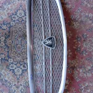 Gril Peugeot 403 met logo
